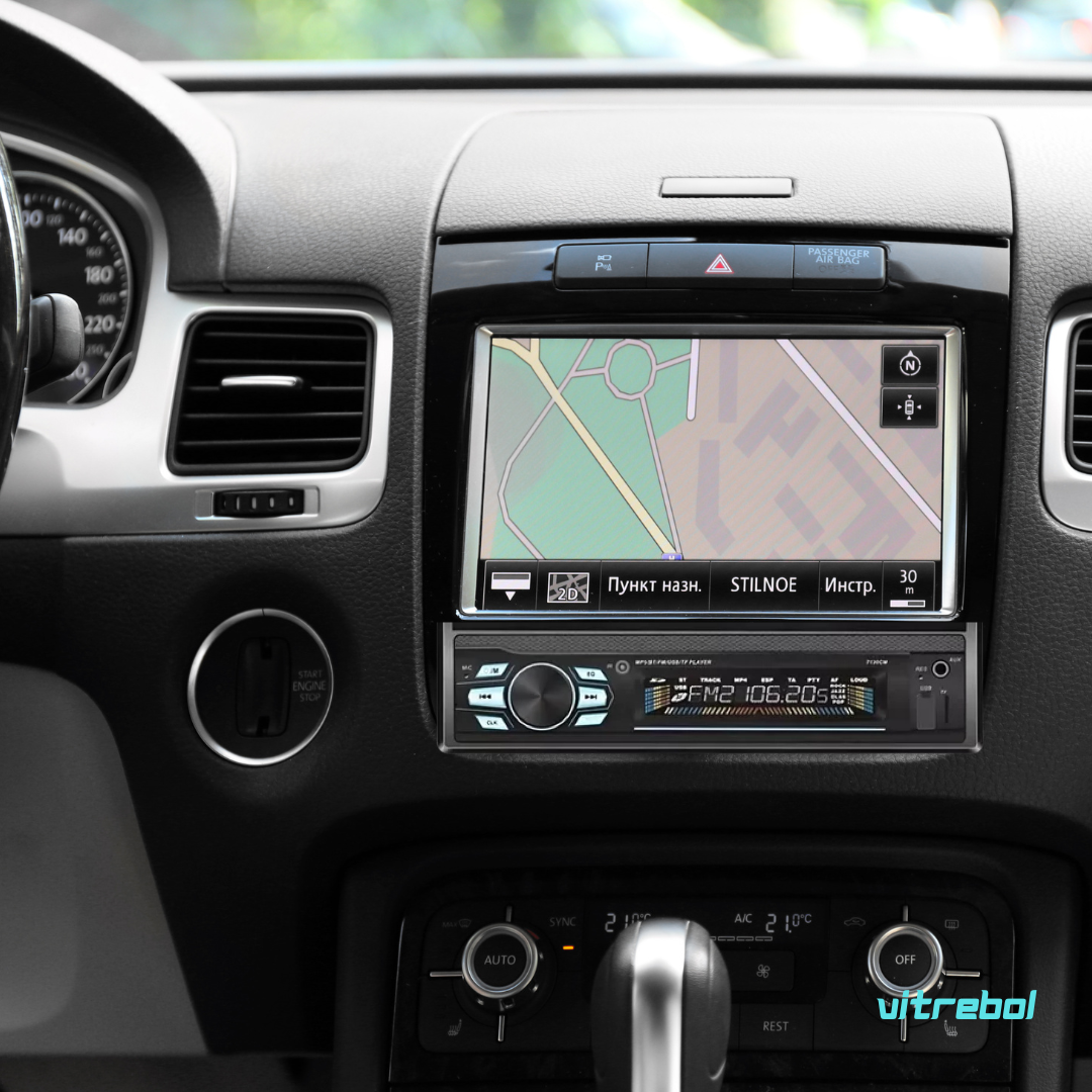 Conduce con estilo: Pantalla HD de 7 pulgadas y control por voz